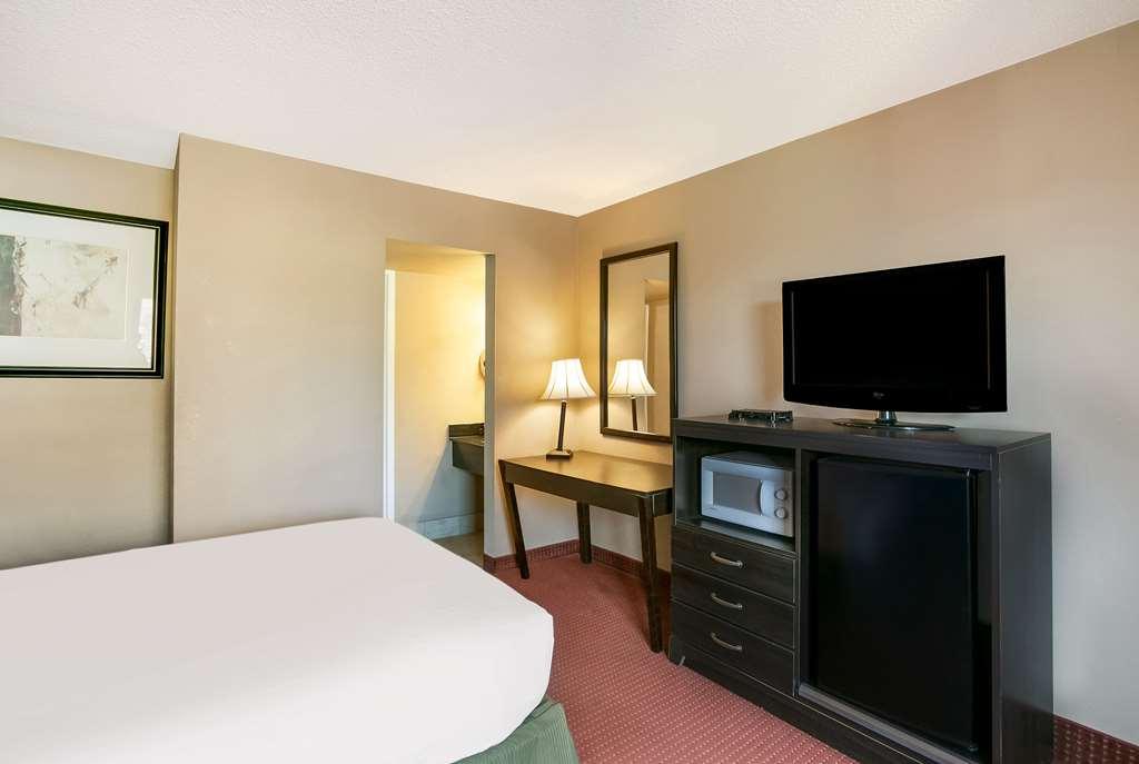 Rodeway Inn Rohrerstown Room photo